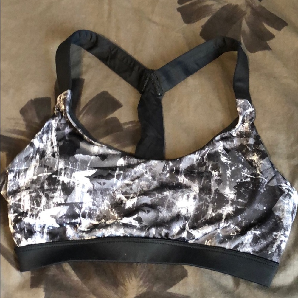 Forever 21 cutout back sports bra